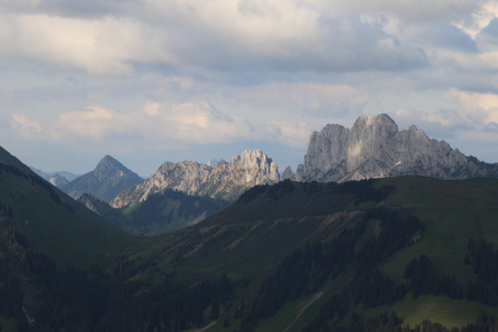 randonnee_gastlosen vue sur les Gastlosen dans le canton de Fribourg